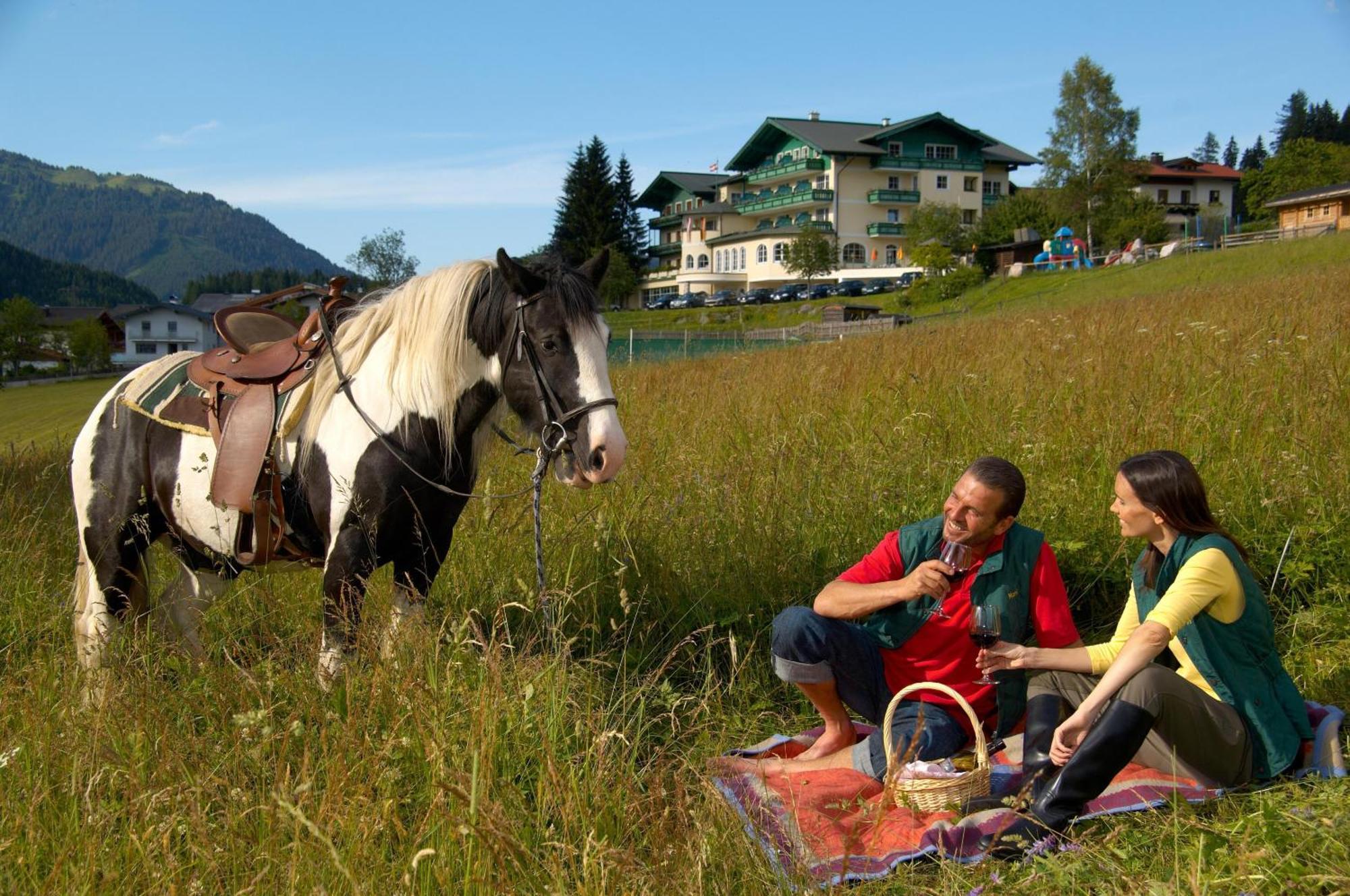 Wohlfuehlresort Und Feriengut Martinerhof Санкт Мартин ам Тененгебирге Екстериор снимка