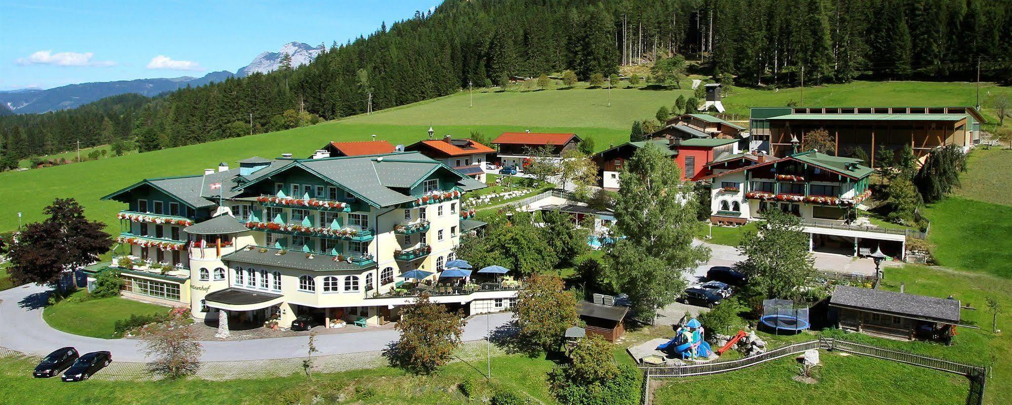 Wohlfuehlresort Und Feriengut Martinerhof Санкт Мартин ам Тененгебирге Екстериор снимка